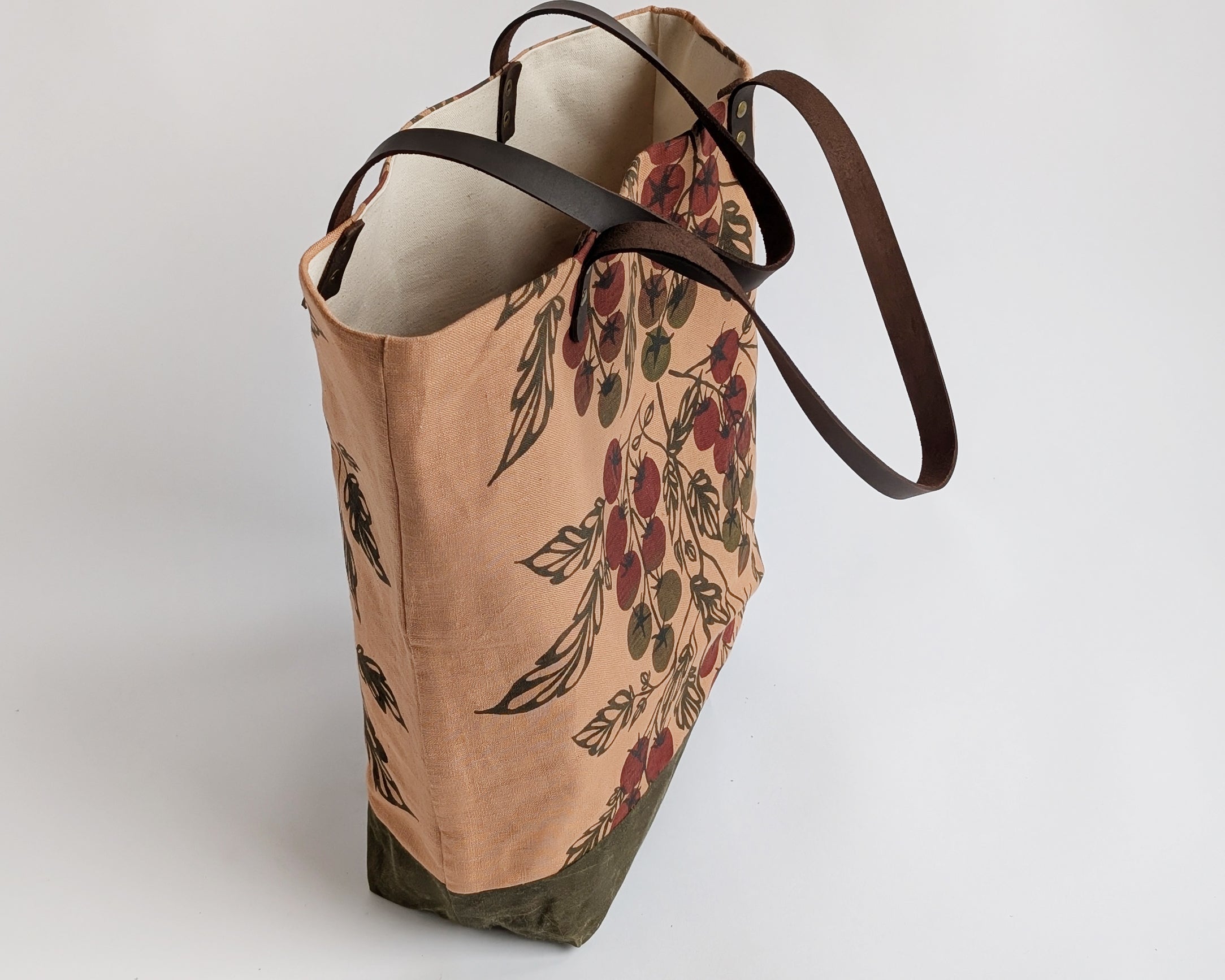 Linen Tote - Red Tomato Vine