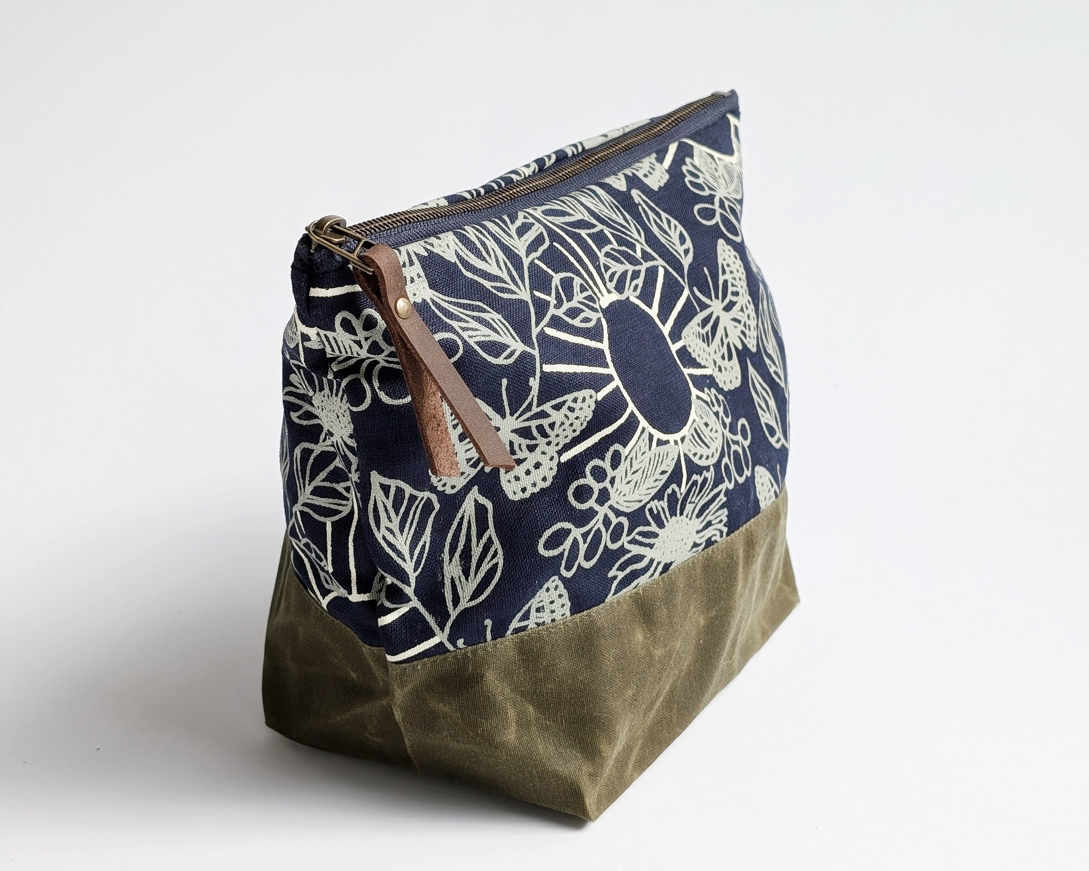 Traveler Pouch - Monarch Navy