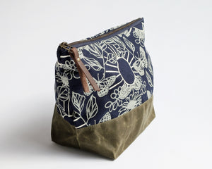 Traveler Pouch - Monarch Navy