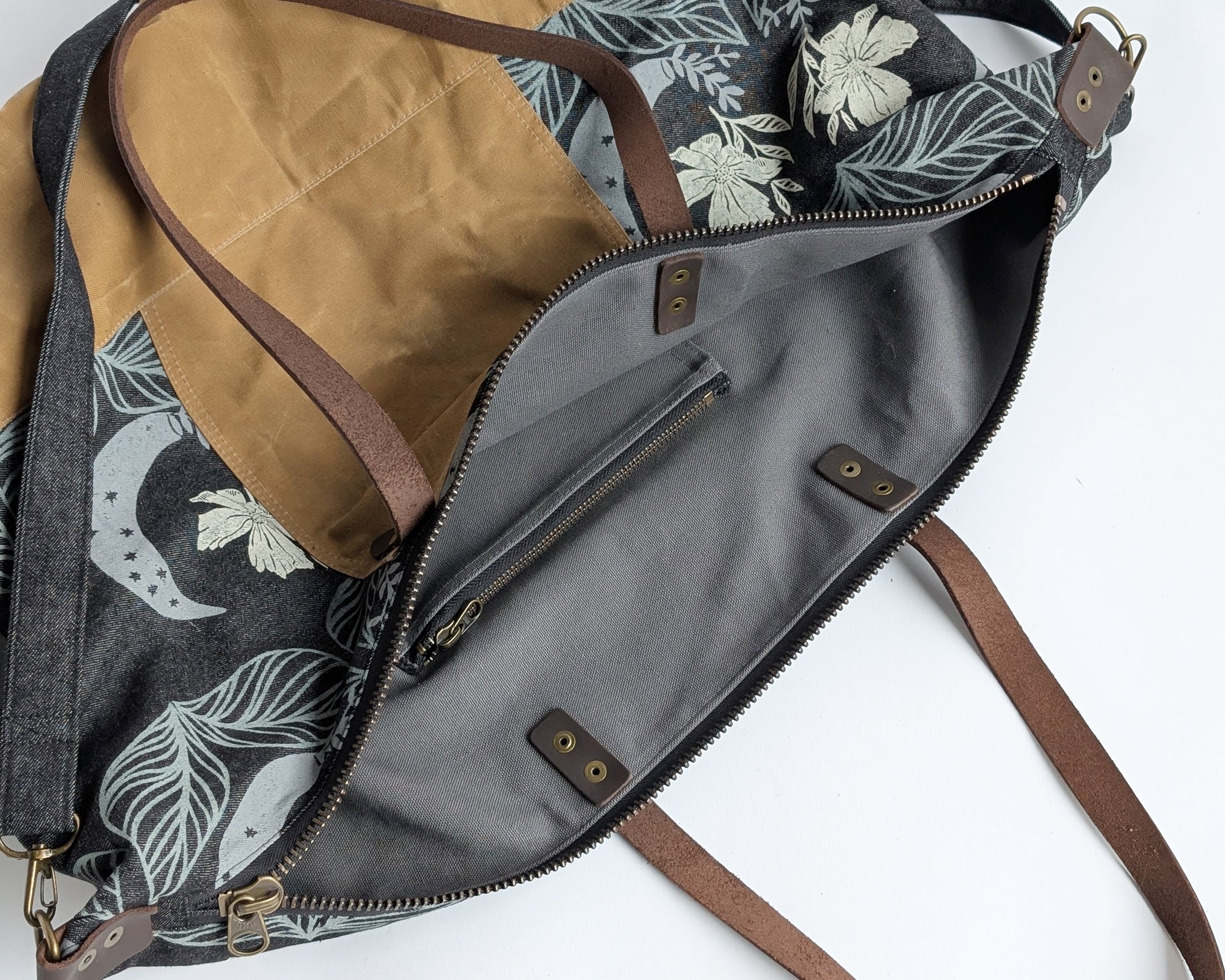 Weekender - Garden Moon