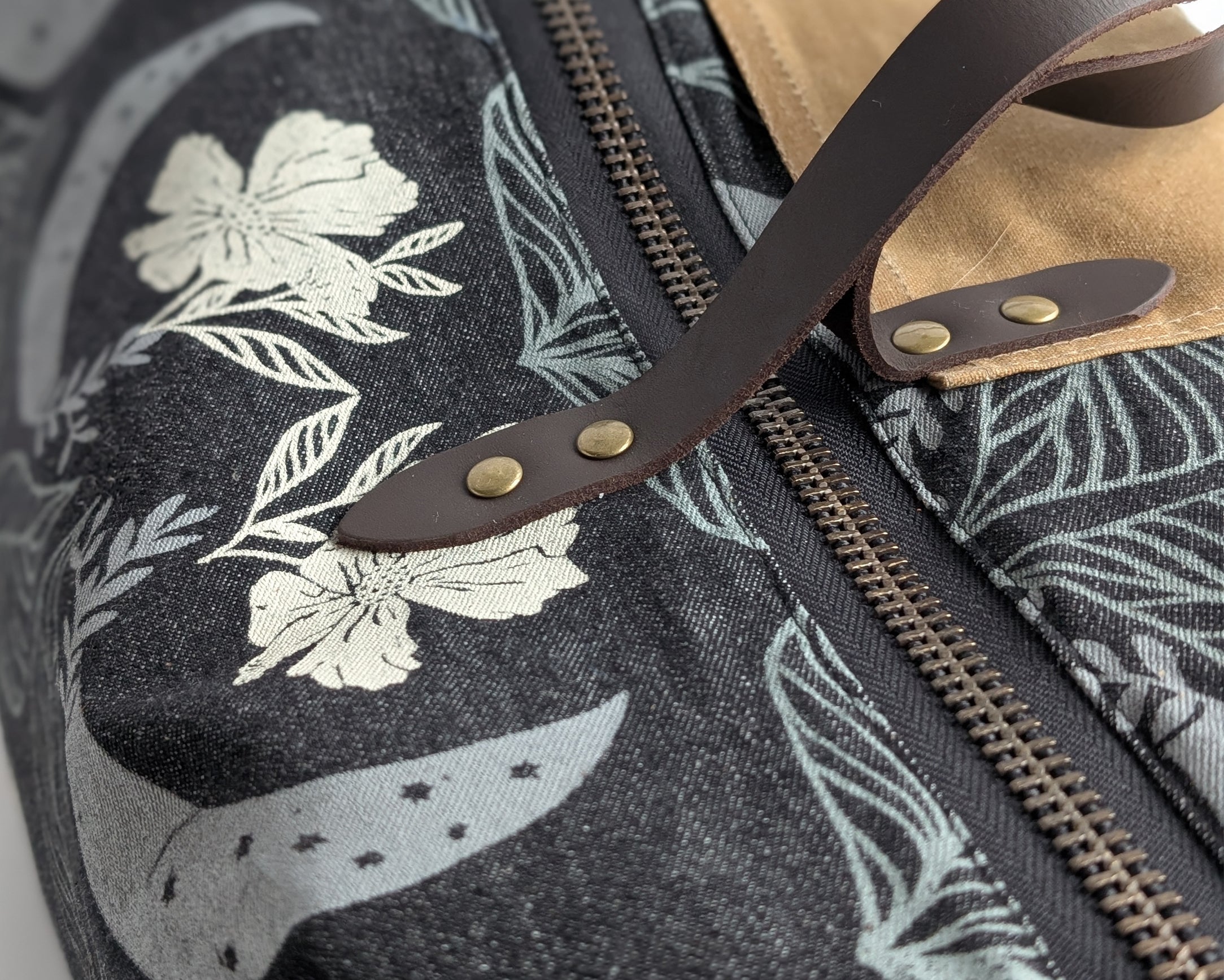 Weekender - Garden Moon