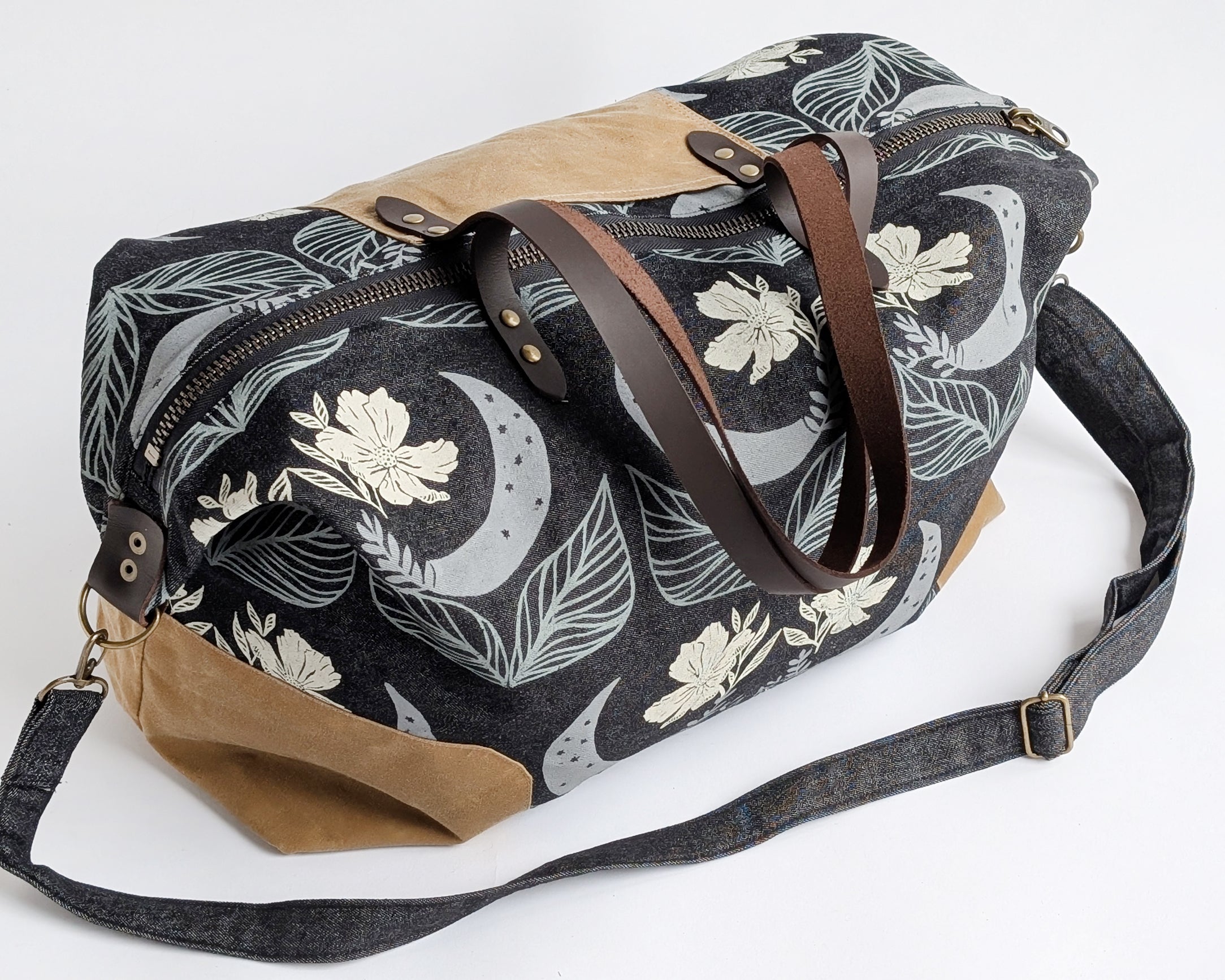 Weekender - Garden Moon