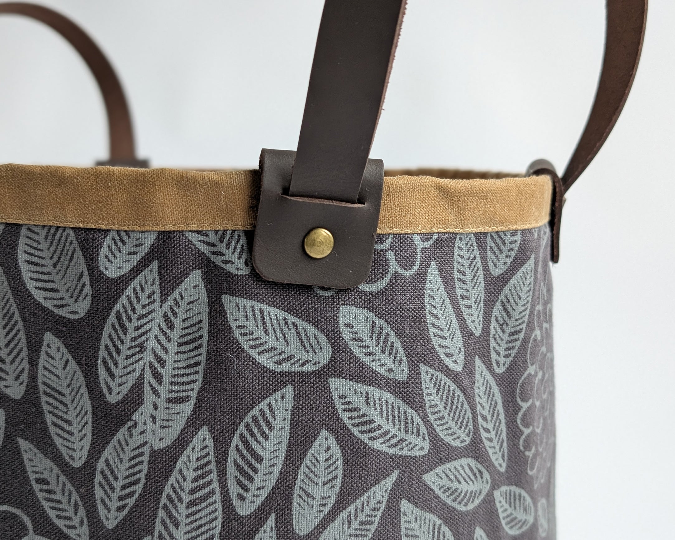 Medium Basket - Flora Charcoal