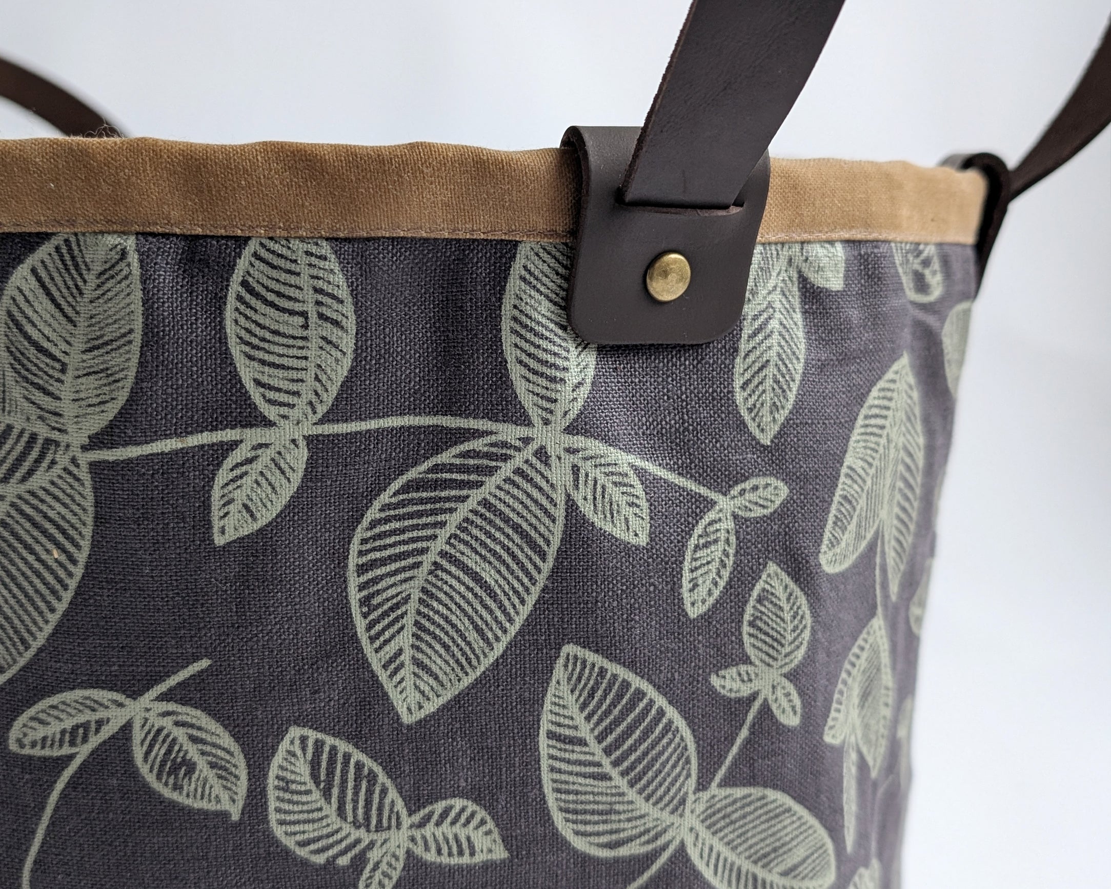 Medium Basket - Foliage Charcoal