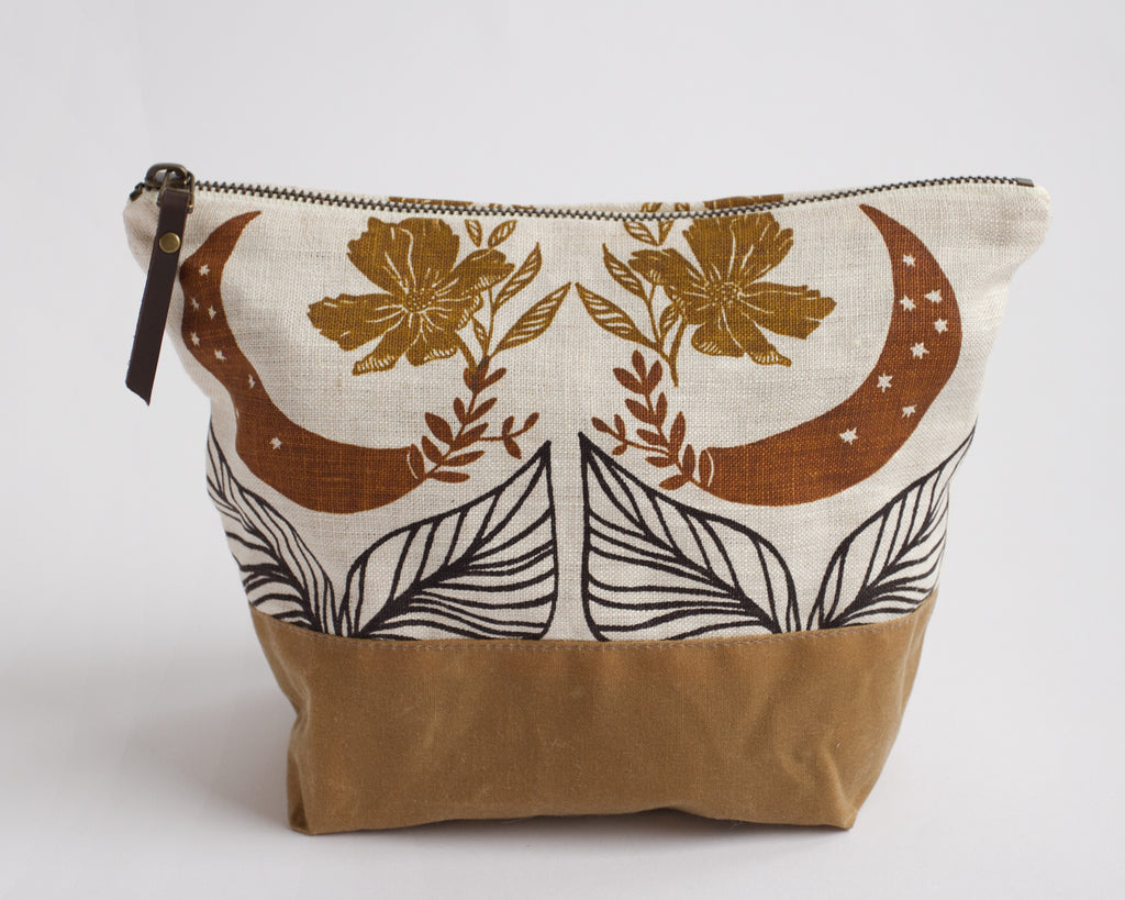 Traveler Pouch - size 2 - Garden Moon - Gold