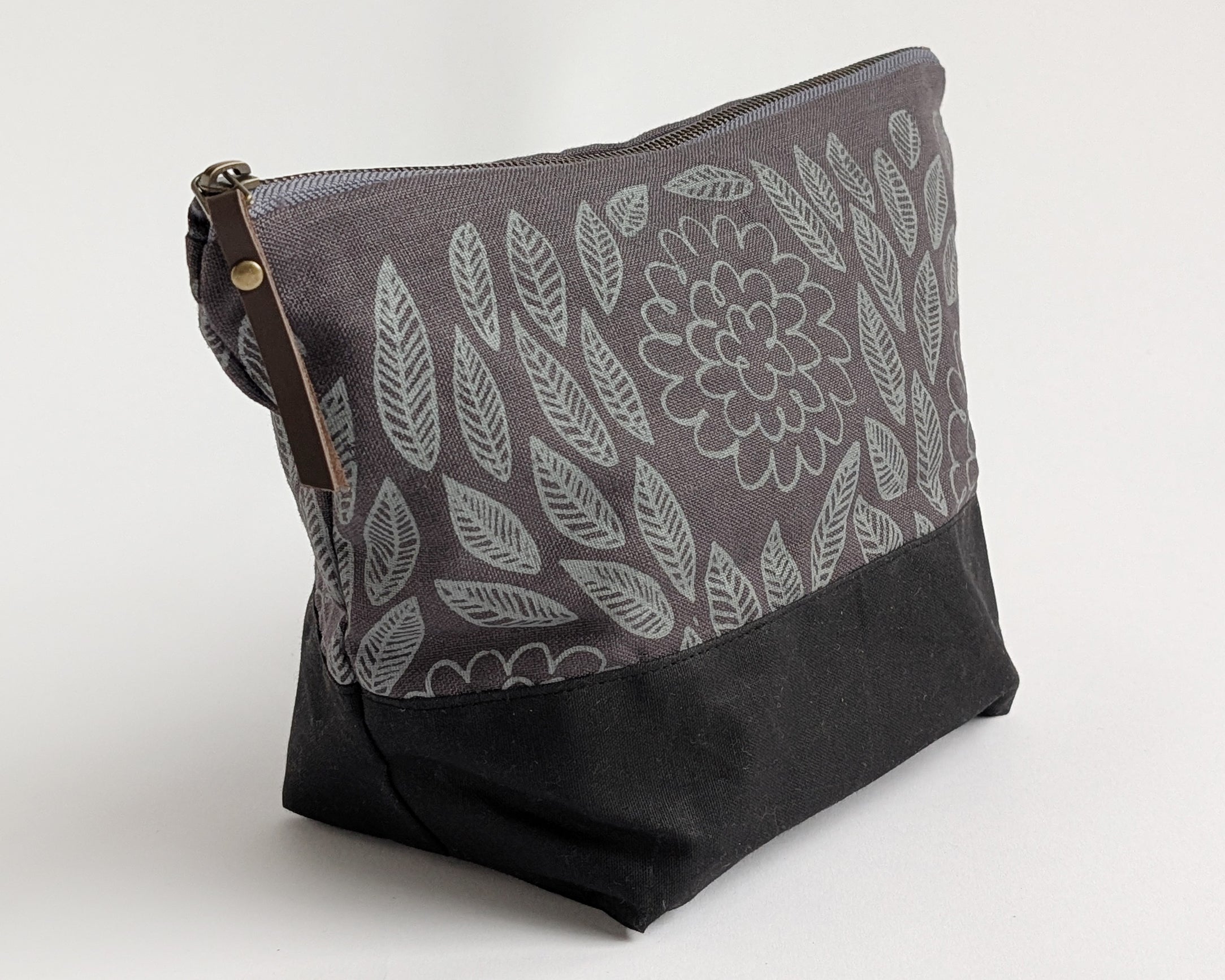 Traveler Pouch - Flora