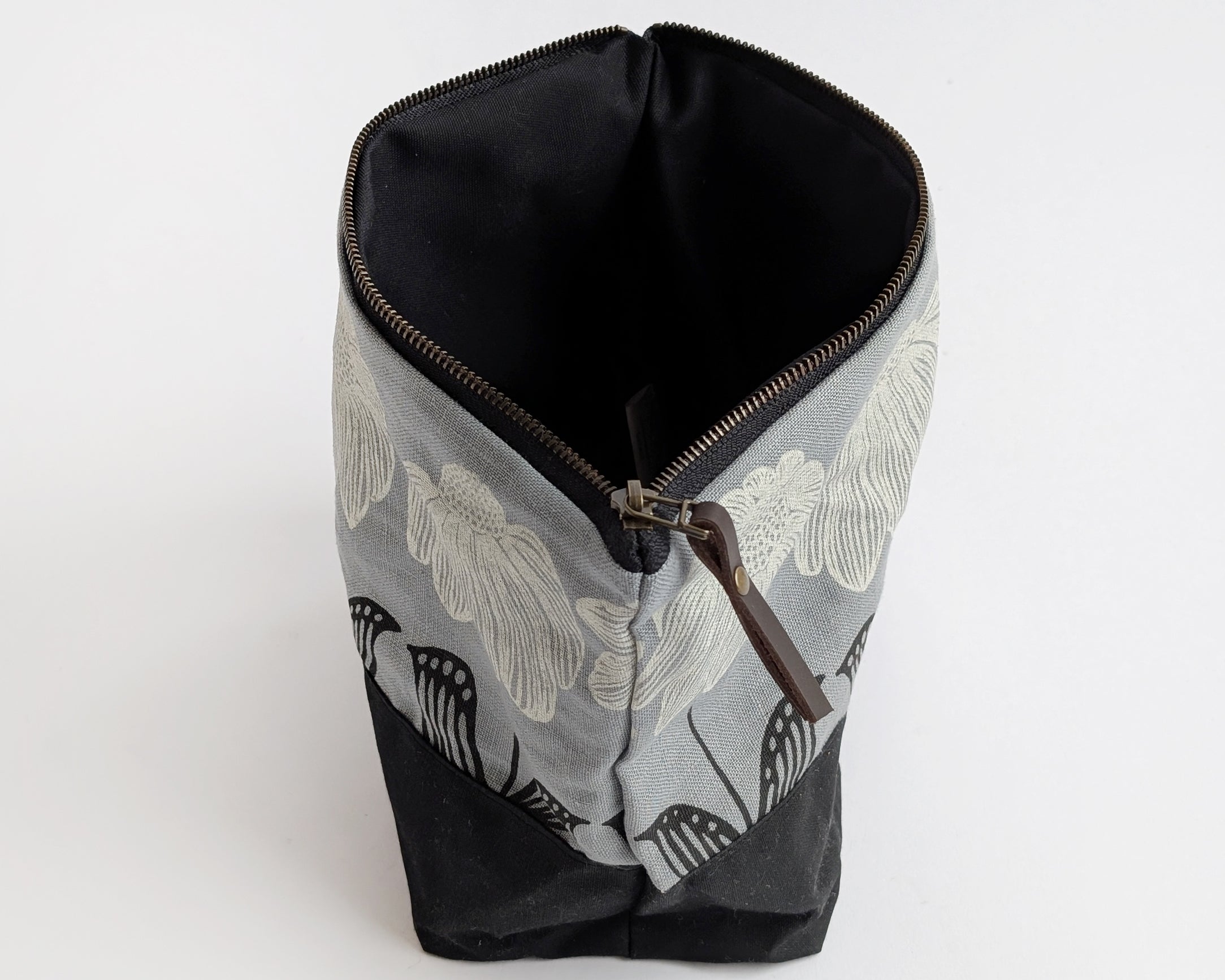 Traveler Pouch - Bloom