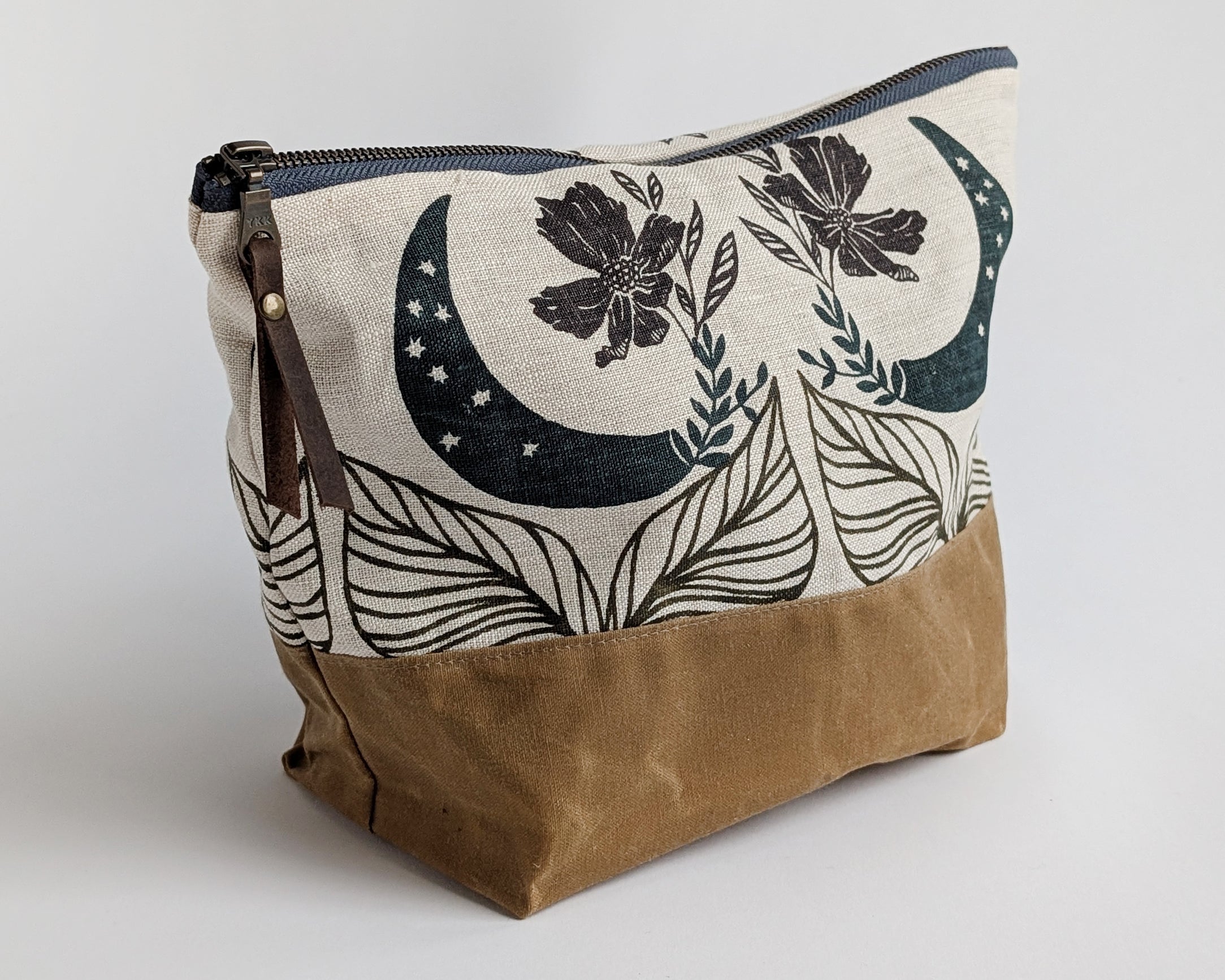 Traveler Pouch - Garden Moon