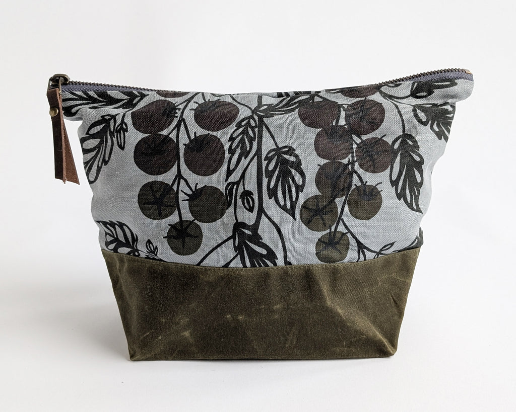 Traveler Pouch - Tomato Vine - Gray