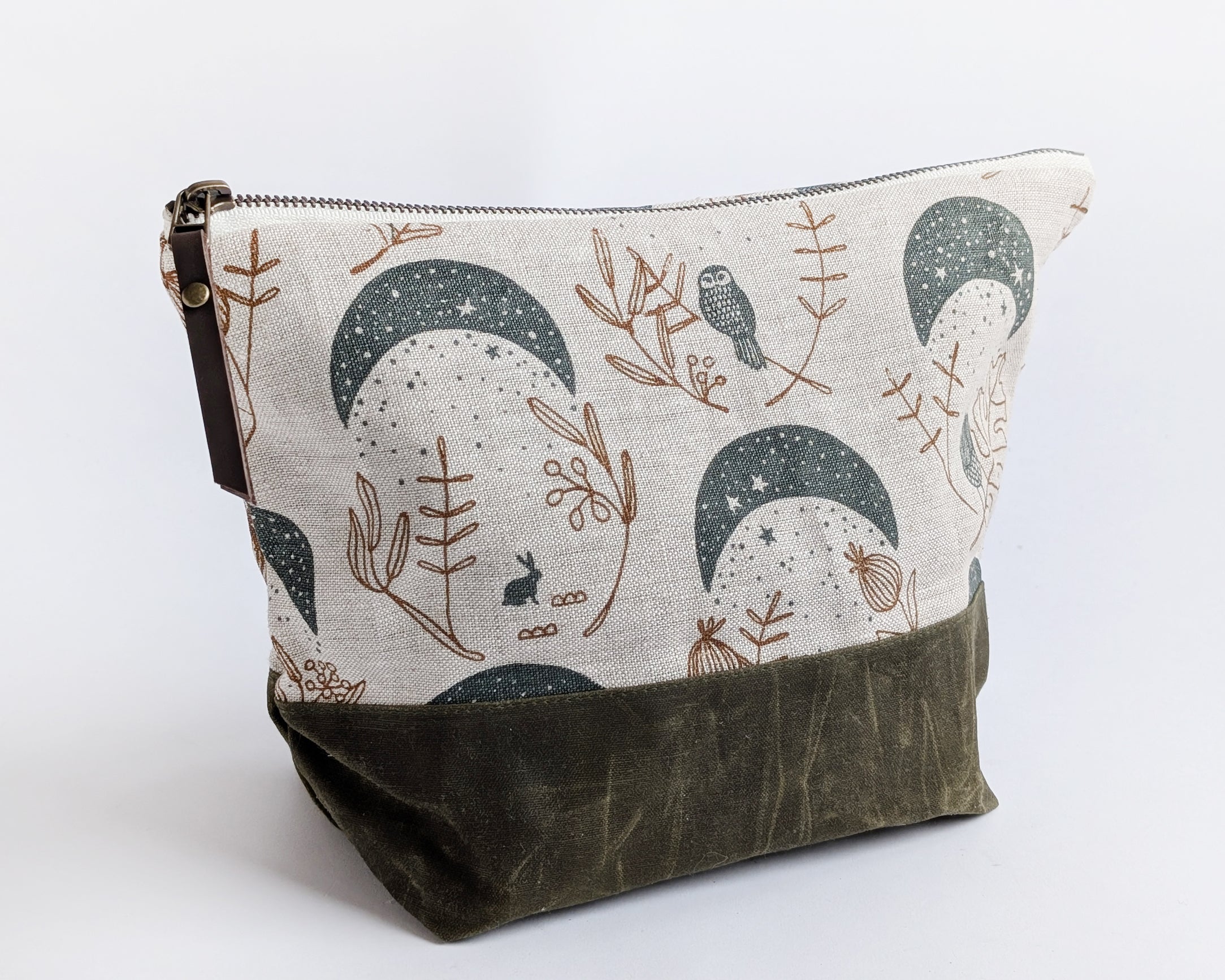 Traveler Pouch - Moons with green