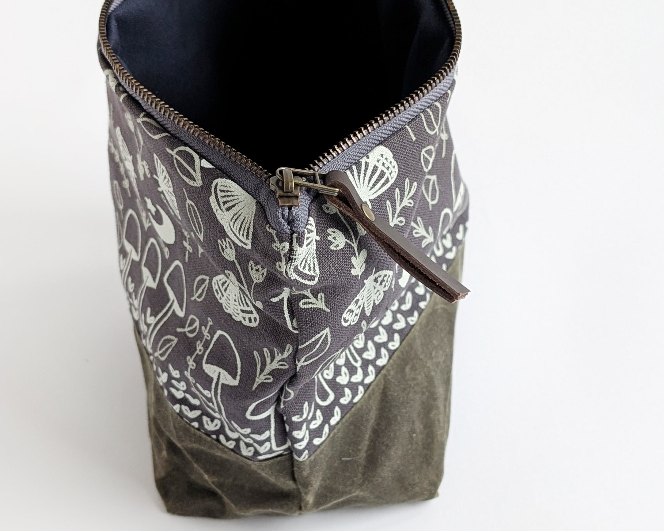 Traveler Pouch - Mushrooms