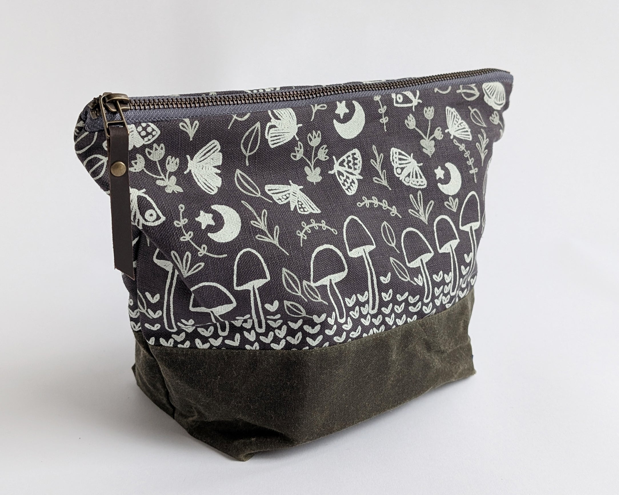 Traveler Pouch - Mushrooms