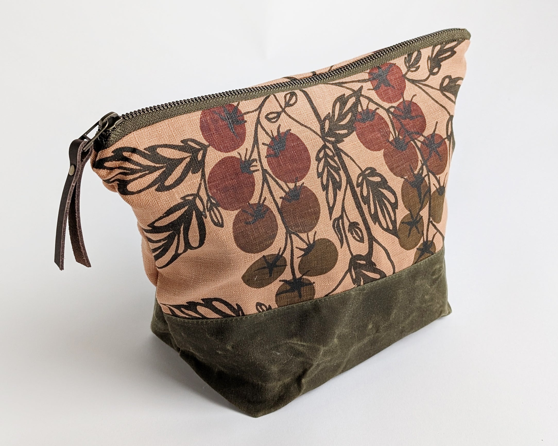 Traveler Pouch - Red Tomato Vine - Terracotta