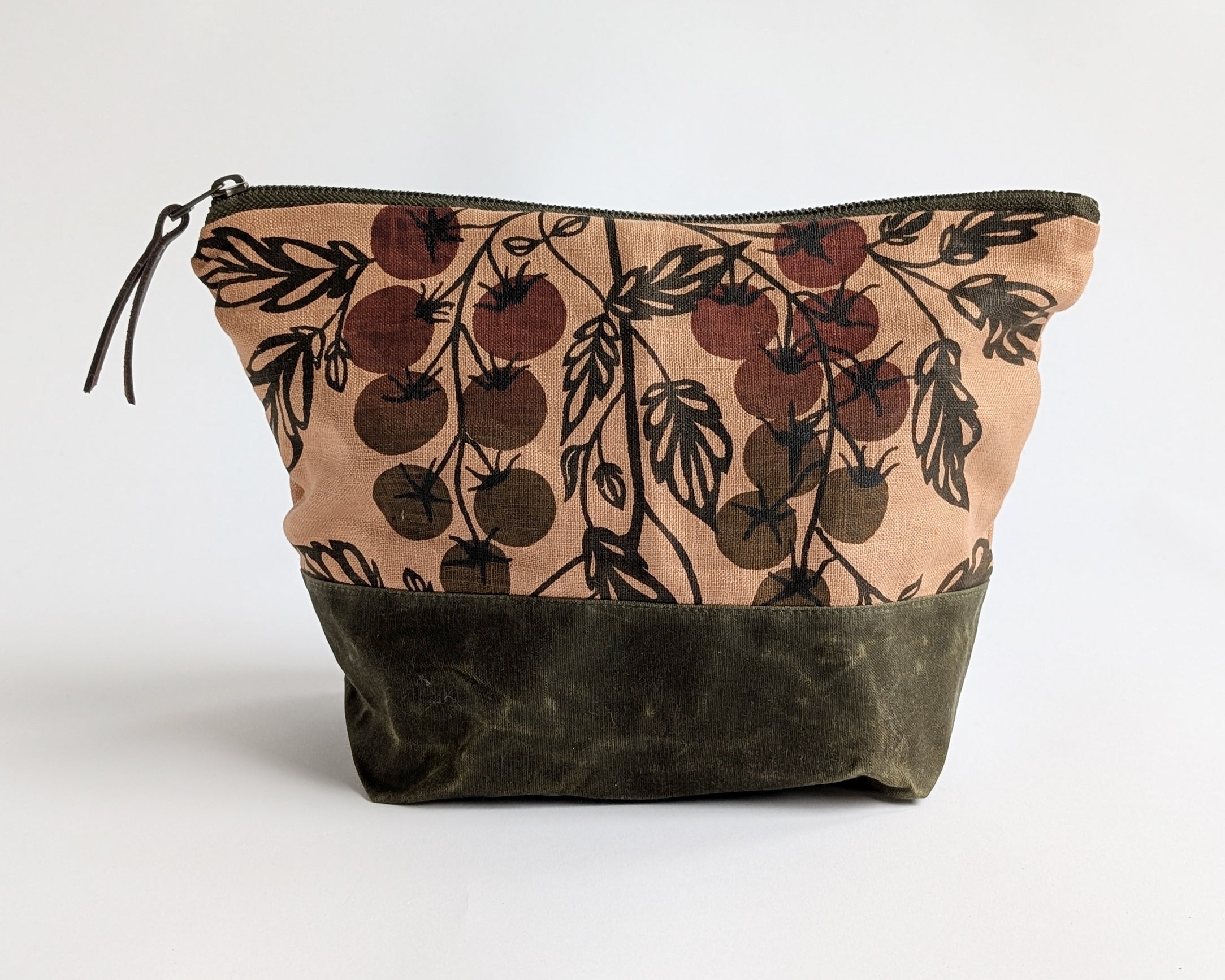 Traveler Pouch - Red Tomato Vine - Terracotta