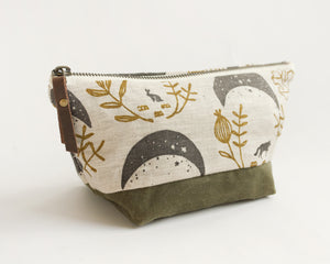 Small Traveler Pouch - Gray Moons