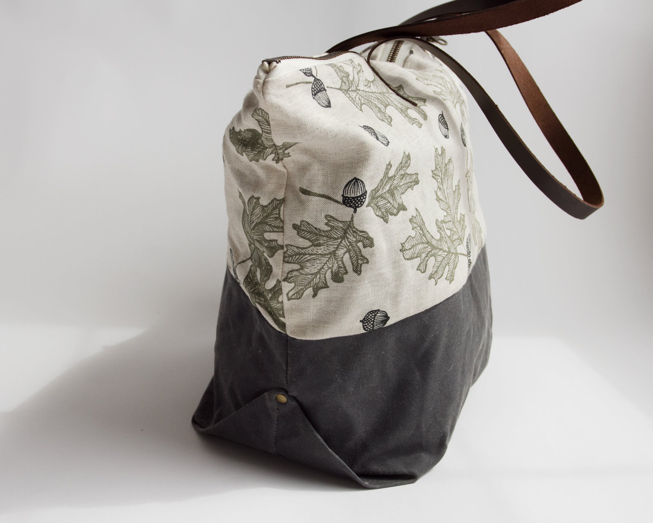 Large Zipper Tote Sample